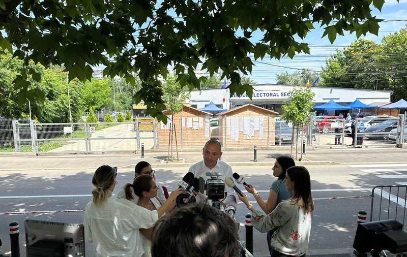 Radu Mihaiu depune plângere penală împotriva Biroului Electoral Sector 2. „Se vede cu ochiul liber cum se încearcă fraudarea alegerilor”
