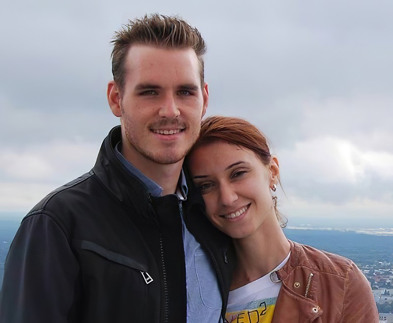 Marvin Nicodemus și Andreea Ștefan, prietena sa, care a decedat la 3 săptămâni după incendiu, la o clinică din Germania