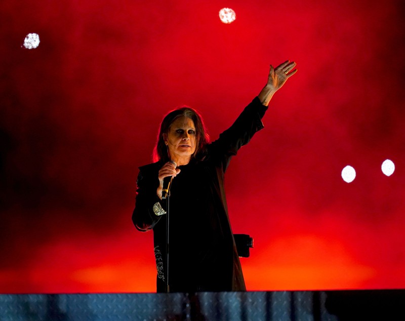 Ozzy Osbourne a revenit pe scenă, după operația „decisivă pentru restul vieții”