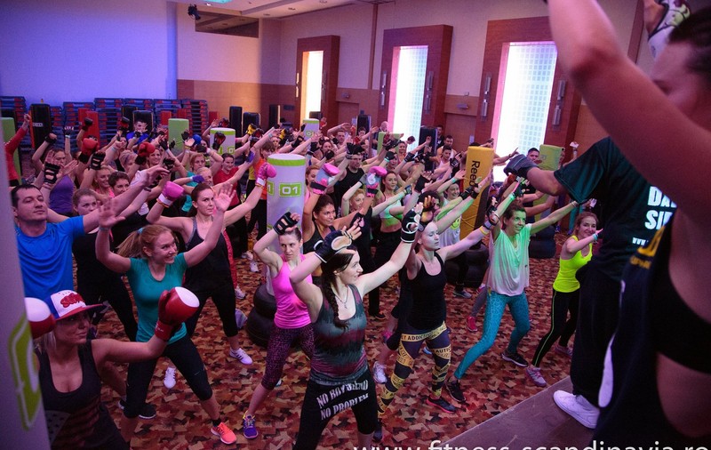 Antrenorul care cântă rap, la Convenţia Internaţională de Fitness