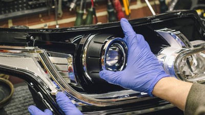 montaj bec led masina