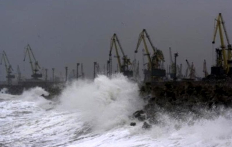 Porturile Constanţa Nord şi Constanţa Sud Agigea, închise. Cod galben de vânt