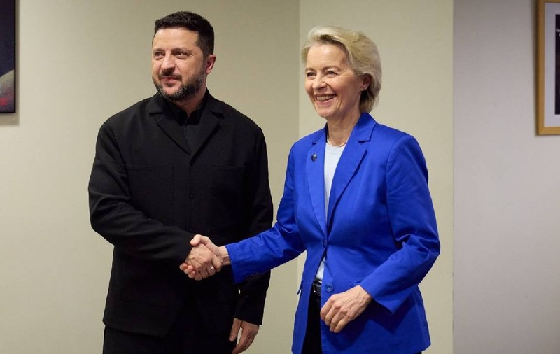 Ursula von der Leyen și Volodimir Zelenski