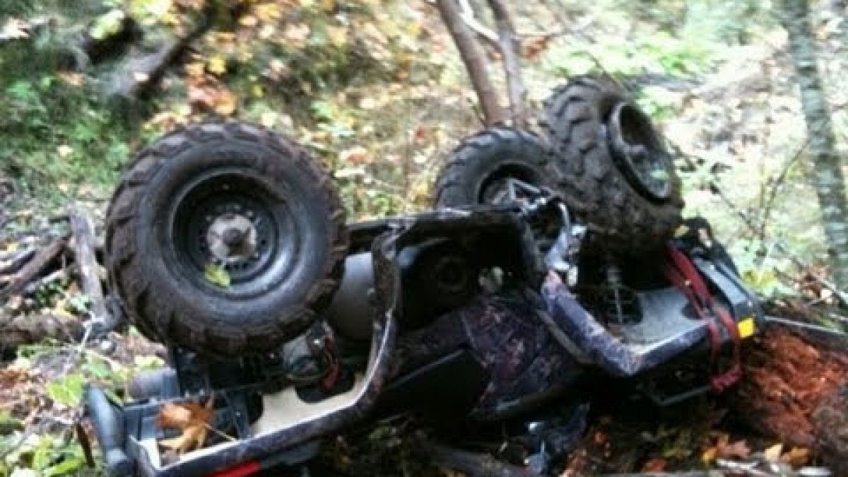 Bărbat rănit grav după ce s-a răsturnat cu ATV-ul în Parâng