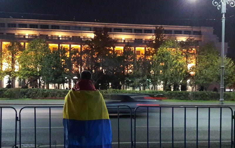 FOTO&VIDEO/ Protest în Capitală. 20.000 de oameni au participat la un marș din fața Guvernului până la Palatul Parlamenului