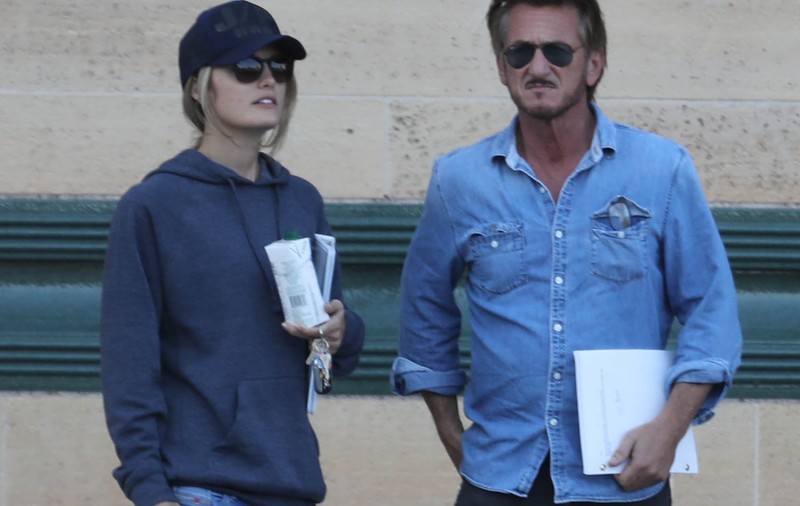 Sean Penn se iubește cu o tinerică de 24 de ani! Cine este frumoasa blondă