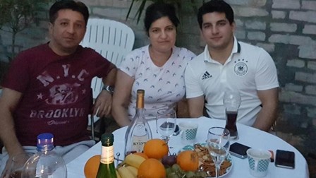 Iulia și Niculescu Păun, alături de fiul lor Vili, care avea doar 22 de ani. Foto: Arhivă personală