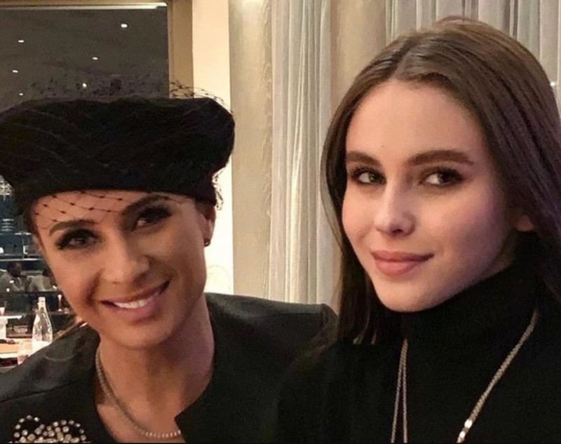Cu ce se ocupă Rebecca Dumitrescu în America. Fata cea mare a Anamariei Prodan a renunțat la modelling: „Am făcut pentru mama”