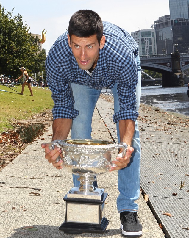 Ole, ole, ce pupic îi dă Nole! Djokovici a desfăcut șampania, după succesul de la Melbourne / GALERIE FOTO