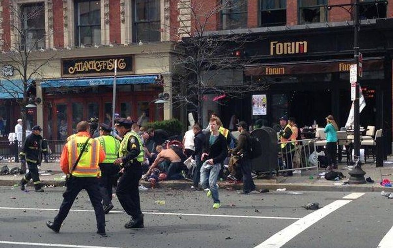 BILANŢ NEGRU după exploziile de la Boston: 3 MORŢI ŞI 100 DE RĂNIŢI!