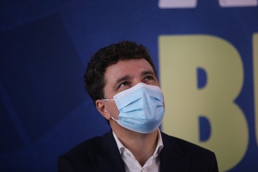 Nicușor Dan urmărește prezența la vot