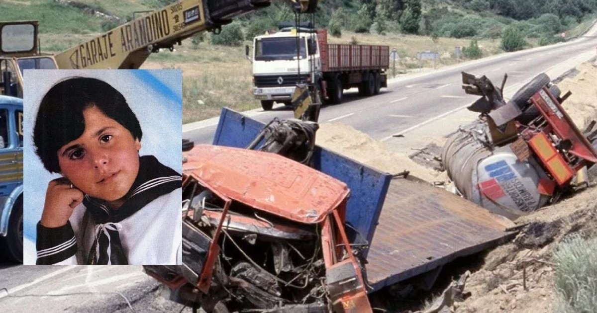 Două camioane răsturnate pe o șosea, un altul circulă prin dreptul lor. În medalion, un copil
