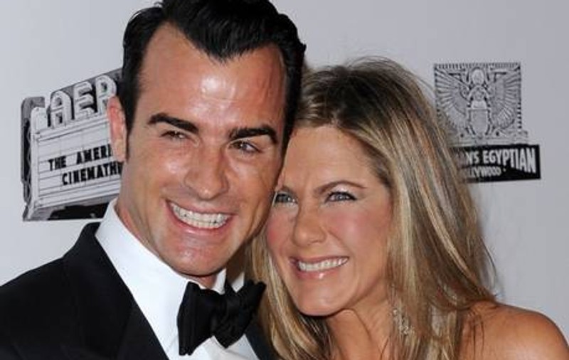 Jennifer Aniston se pregăteşte intens de nuntă. Actriţa vrea să preia numele viitorului său soţ, Justin Theroux