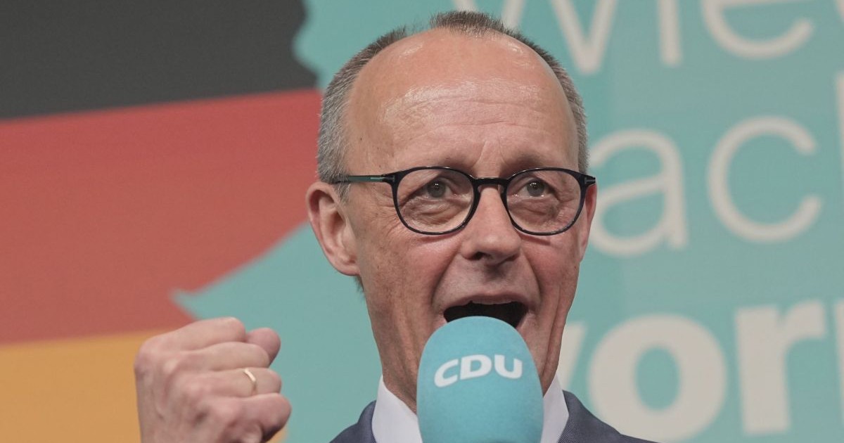 23 februarie 2025, Berlin: Friedrich Merz, președinte și candidat la funcția de cancelar al Uniunii Creștin Democrate (CDU), vorbește la sediul partidului, Casa Konrad Adenauer, după prognoza alegerilor federale germane pentru cel de-al 21-lea Bundestag