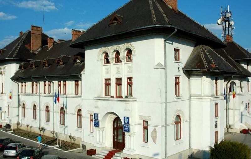 Montarea unui senzor de cutremur în Târgu Jiu, tergiversată un an. INFP spune că Primăria i-a cerut să achite curentul pe care îl consumă aparatul