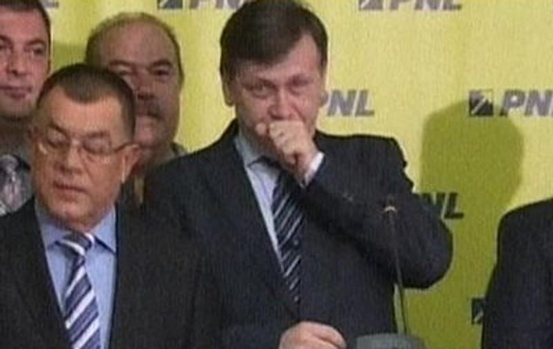 DECLARAȚIE INCREDIBILĂ! CRIN Antonescu: ”Nu mă interesează ce spune Mugur Isărescu”