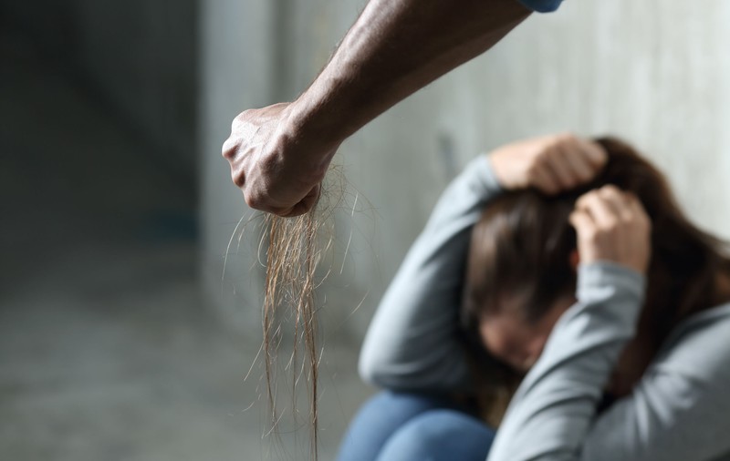 O româncă a fost violată de trei ori de fiul bătrânului din Italia pe care-l îngrijea