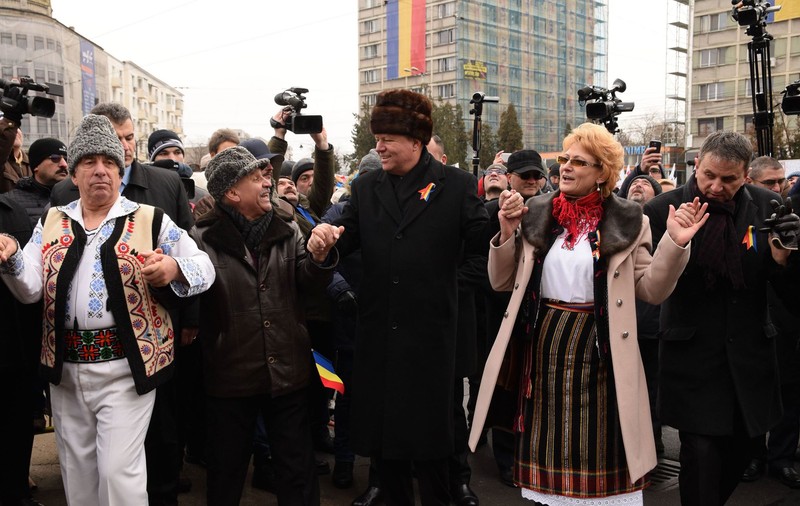 Iași, "Capitala istorică a României" la 160 de ani de la Unirea Principatelor. Președintele Iohannis depune o coroană la mormântul lui Cuza cu o zi înainte