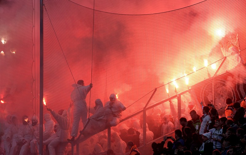 HAOS în Germania. Fanii au pătruns pe teren la derby-ul Rinului / GALERIE FOTO&VIDEO