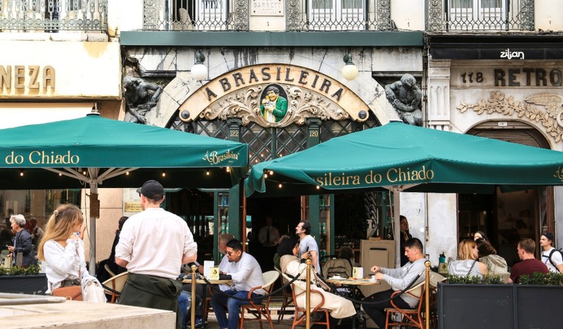 Café A Brasileira din Lisabona. Sursa foto: Shutterstock
