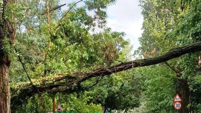 Furtună violentă în București. Foto Facebook Meteoplus