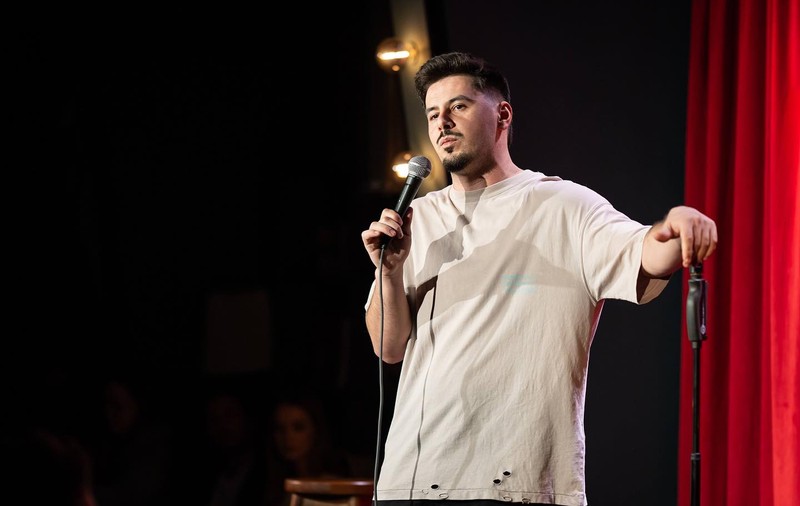 De la polițist la comediant. Florentin Păune, câștigătorul iUmor: „De regulă, îți ia 5 ani să îți găsești vocea în comedie”