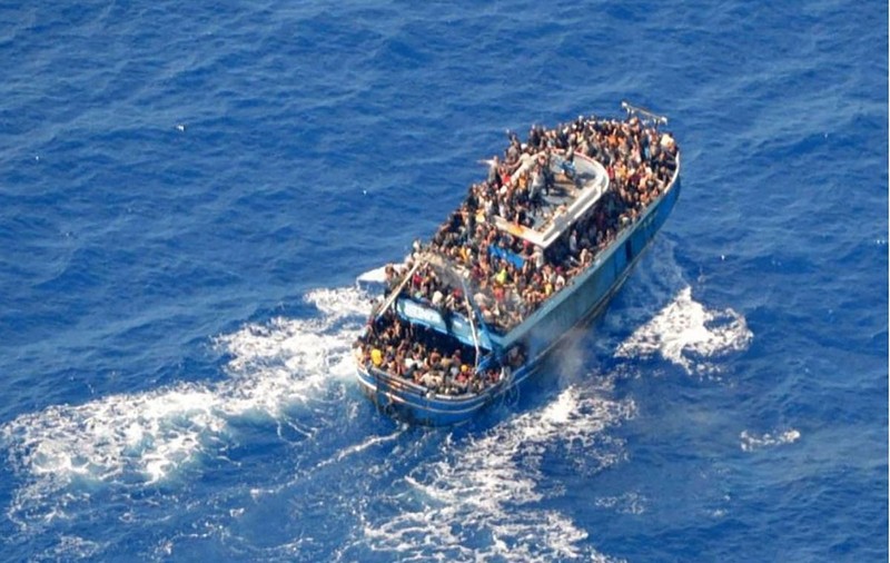 Tragedia din Mediterana. BBC: datele de navigație contrazic Atena, sugerează că vasul cu migranți nu s-a mișcat cu orele înainte de a se scufunda