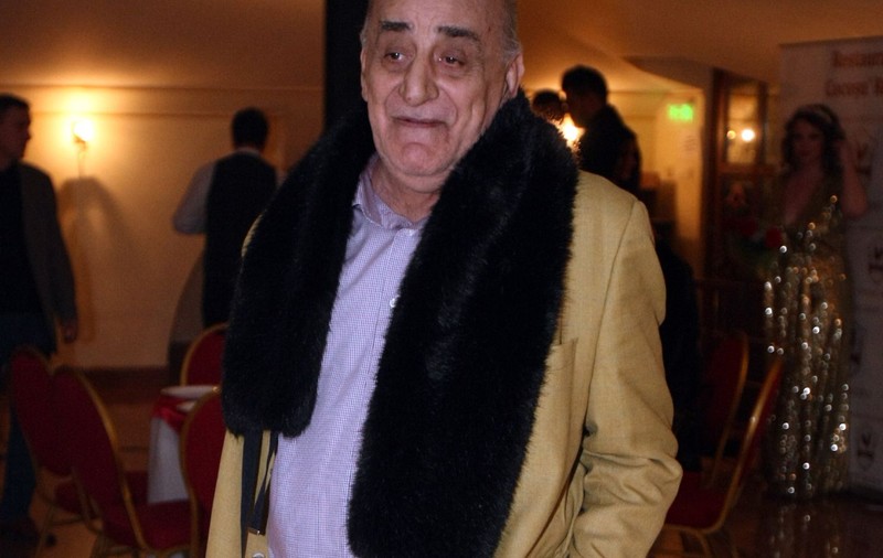 EXCLUSIV/Au aceeași vârstă, dar arată complet diferit. Vă vine să credeți că Viorel Lis și Petre Roman sunt de-o seamă?