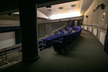 Imagine cu balconul cinematografului