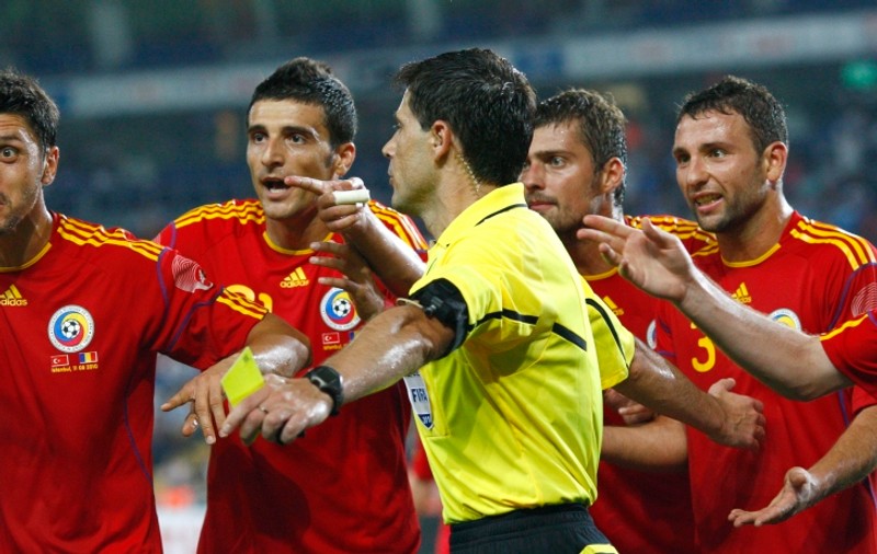 Tricolorii regretă că România a pierdut în Turcia (0-2) din cauza arbitrajului