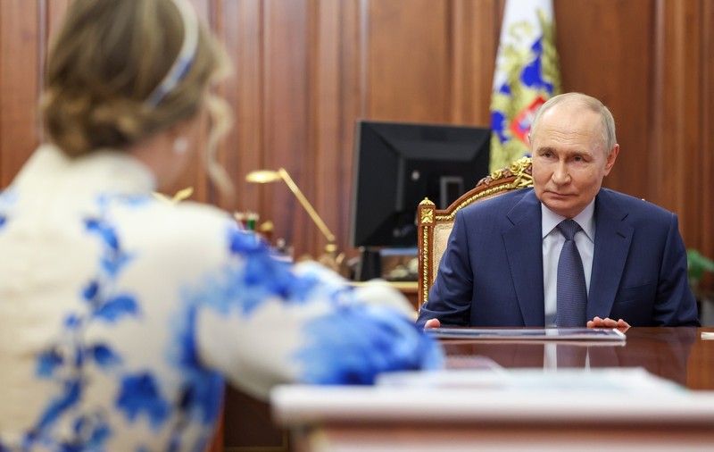 Vladimir Putin și-a înghițit limba după atacurile ucrainene asupra bazelor aeriene rusești. Presa de stat sugerează un răspuns nuclear