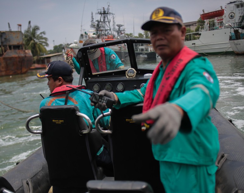 Fuzelajul avionului prăbuşit în Indonezia a fost localizat în mare. Aproape 200 de oameni erau la bordul aeronavei