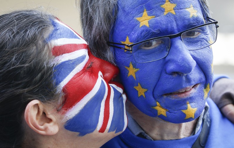 Bruxellesul ameninţă că va obliga Marea Britanie să părăsească UE fără acord, pe 1 iunie, dacă nu participă la alegerile europarlamentare