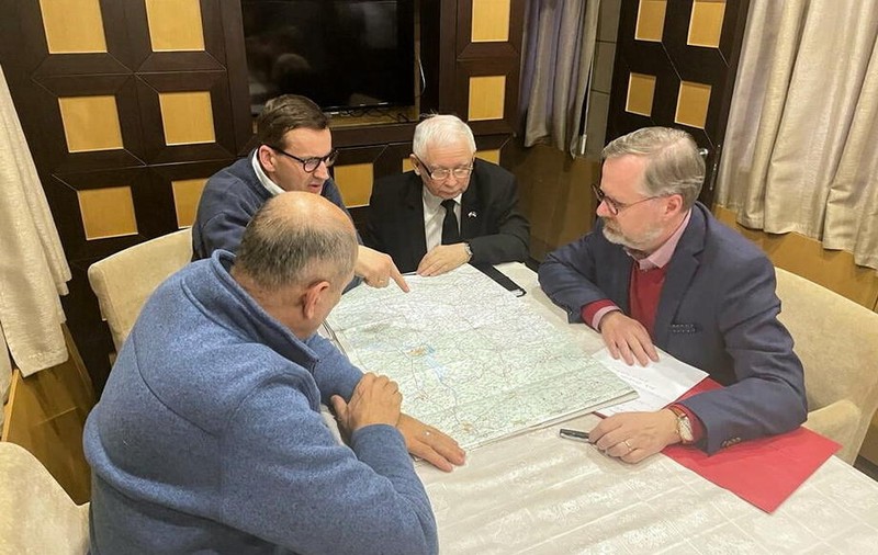 Cum au reușit cei trei premieri europeni să intre și să iasă din Ucraina, cu trenul, în 24 de ore