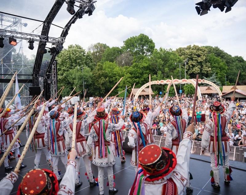 Începe Festivalul Internațional de Folclor „Muzici și Tradiții în București”. Programul complet al unui weekend plin de evenimente