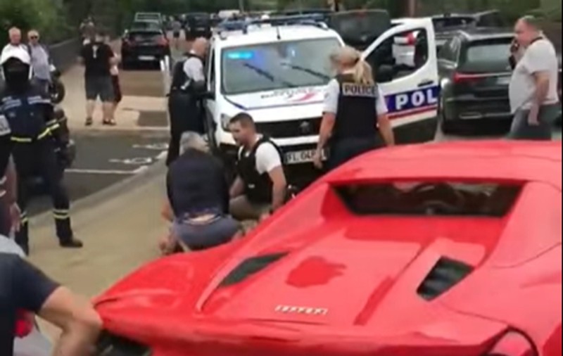 Un român reținut cu focuri de armă în Franța a fost trimis la psihiatrie. Ce a făcut