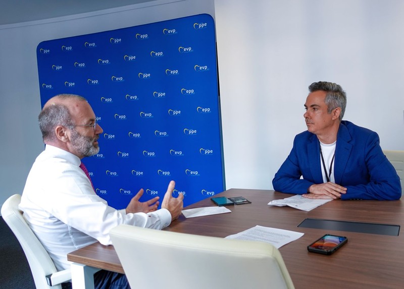 Manfred Weber, în timpul interviului acordat Libertatea în biroul său din Parlamentul European de la Strasbourg