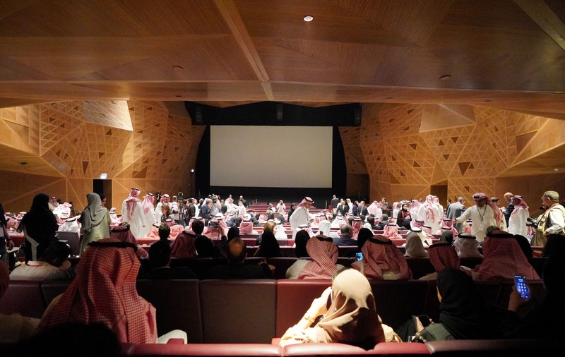 Primul film comercial a fost proiectat într-un cinematograf din Arabia Saudită după 35 de ani