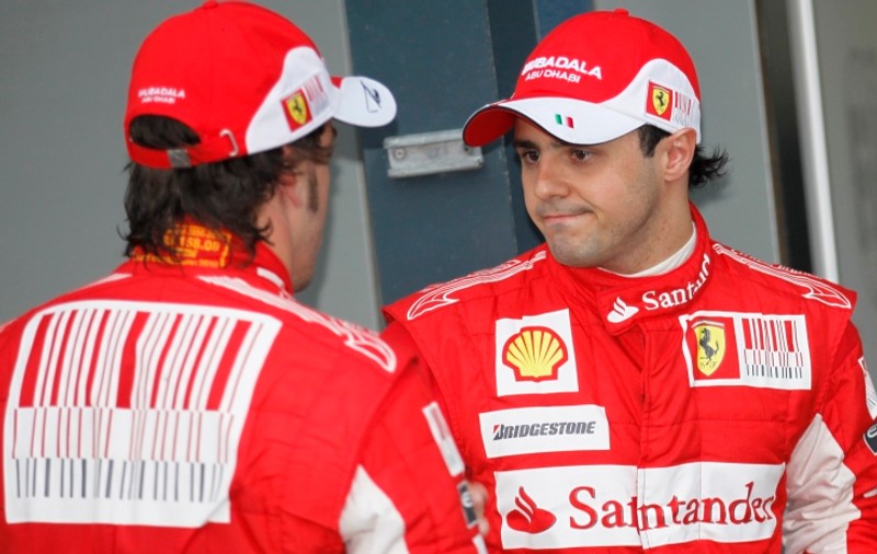 Scuderia Ferrari, acuzată că face reclamă subliminală la ţigări