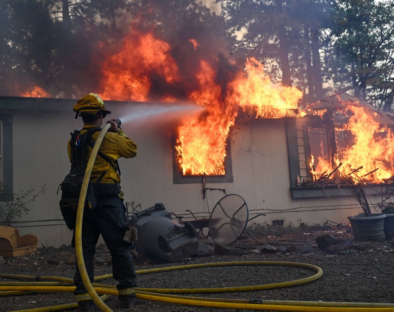 „Park Fire”, unul dintre cele mai mari incendii din California, scăpat de sub control: „Continuă să ardă foarte activ”