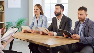 angajați la interviu