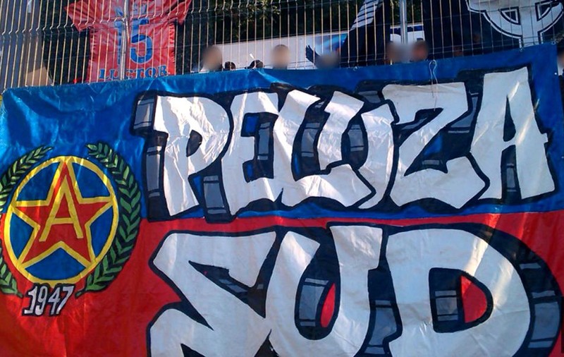Doi dintre cei care au agresat-o pe femeia jandarm sunt suporteri ai Stelei! Unul face parte din Peluza Sud și e nelipsit de la meciurile echipei lui Lăcătuș