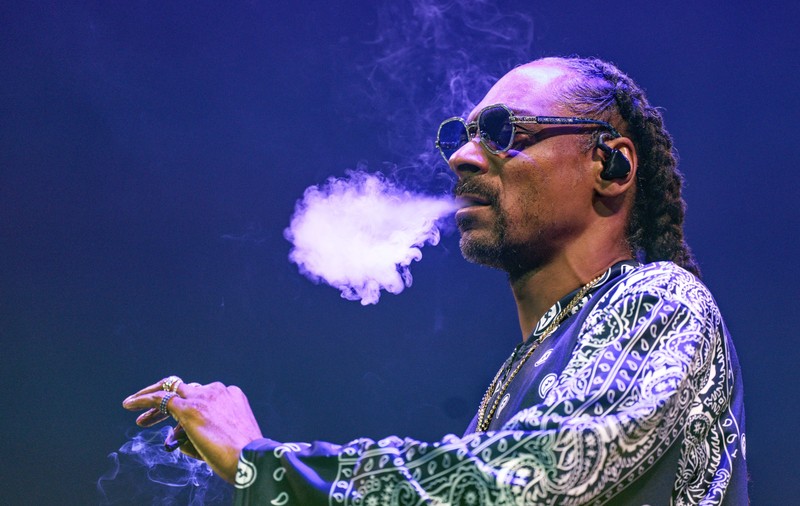 Snoop Dogg dezvăluie că „renunțarea la fumat” a fost o campanie publicitară. Artistul a stârnit controverse pe internet