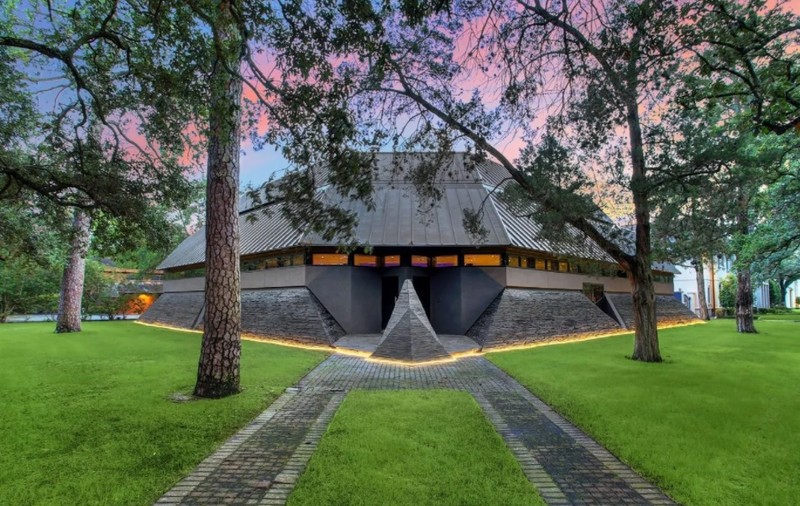Casa „Darth Vader”, scoasă la vânzare cu 4,3 milioane de dolari