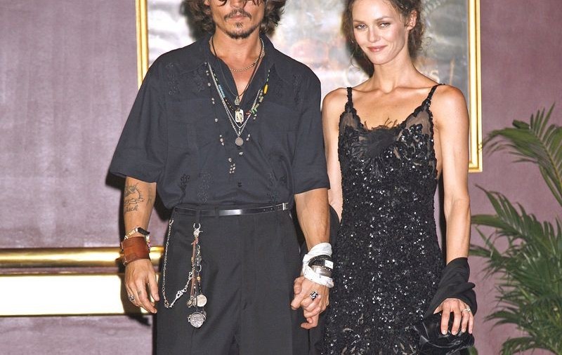 Vanessa Paradis, despre relaţia cu Johnny Deep: ”Nu cred că se mai iubeşte cineva ca noi”