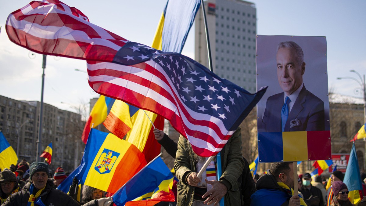 protest al sustinatorilor lui Calin Georgescu, in Piata Victoriei