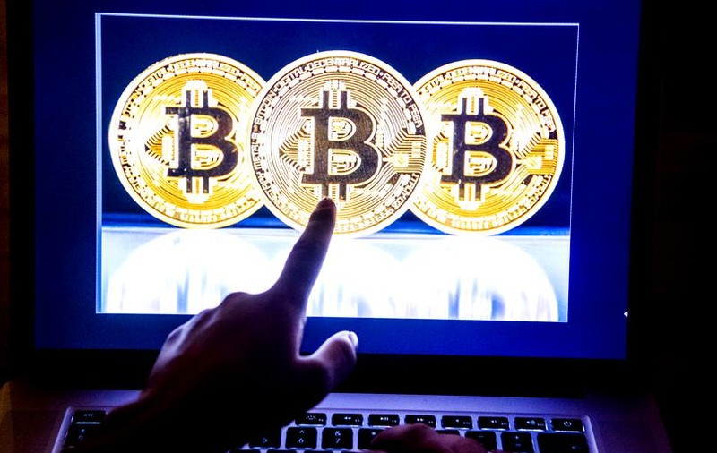 Crah în lumea criptomonedelor. Bitcoin a scăzut la 6.000 de dolari, Ethereum, Ripple, EOS au picat pe burse