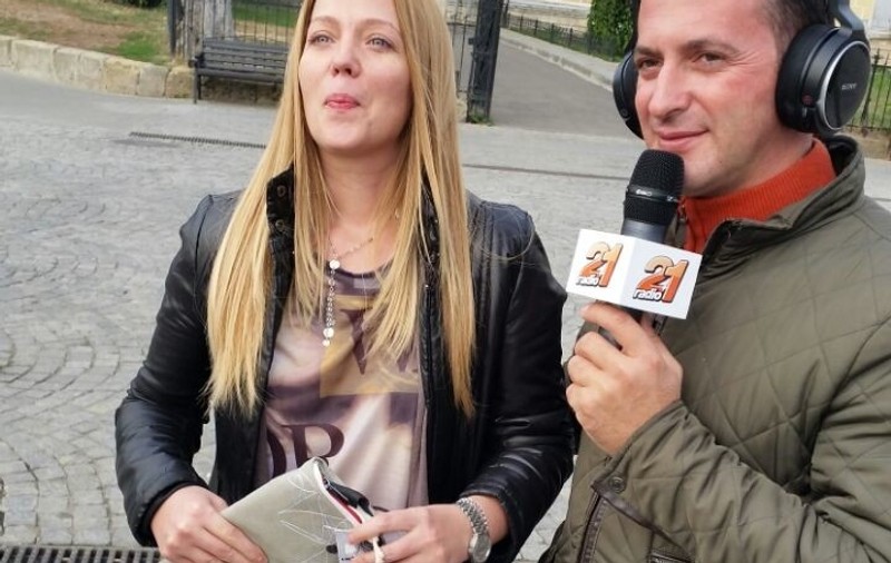 Mişu Găinuşă şi Codruţ Kegheş, asaltaţi de moldovence | FOTO