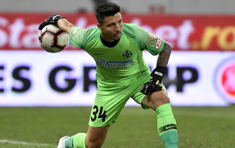 FCSB i-a prelungit contractul lui Cristian Bălgrădean. Portarul l-a convins pe Gigi Becali să-l mai păstreze un sezon