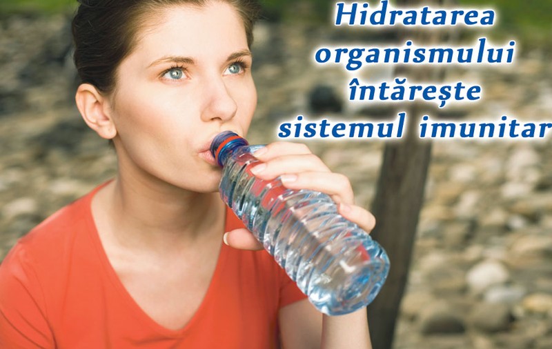 Ca să ţii virozele la distanţă - Bea multă apă!
